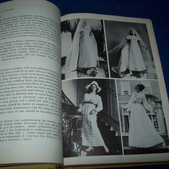 Vintage Hardcover Book -  CLOTHING FOR MODERNS  Mabel Erwin & Lila Kinchen -1969 - Picture 3 of 7